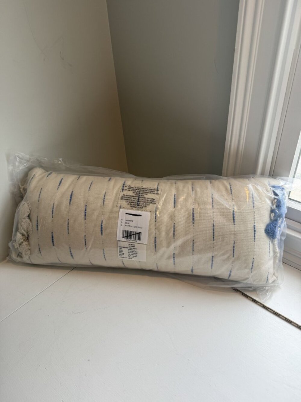 NWT Anthropologie Nayo Lumbar Decorative Pillow Tassel Cream Blue 12x27 $98 [jb] - Picture 4 of 7